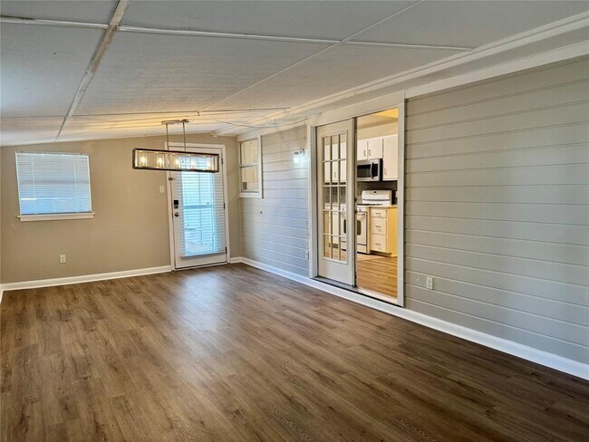 Building Photo - 8112 Willet Trail