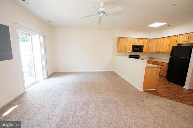 Building Photo - 420 Parkview Ct