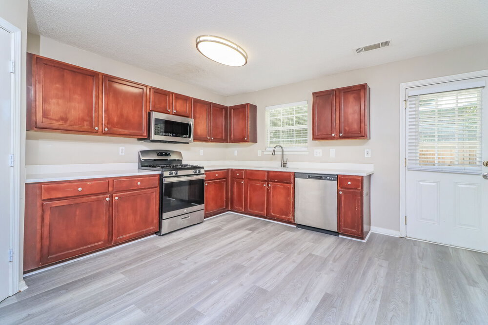 Building Photo - 166 Birchfield Way