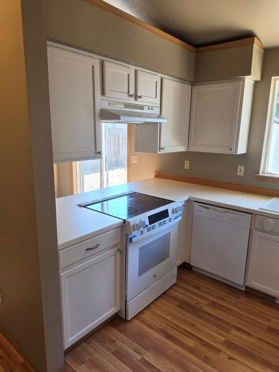 Building Photo - 15607 Parkview Dr SE