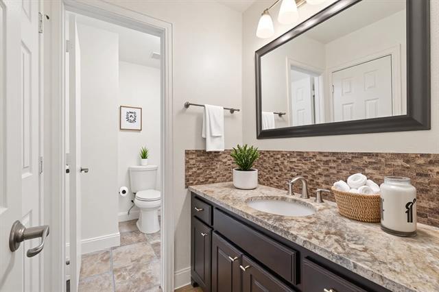 Building Photo - 1920 Sandstone Dr