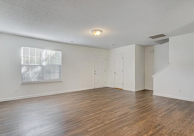 Building Photo - 2819 Green Crest Ct