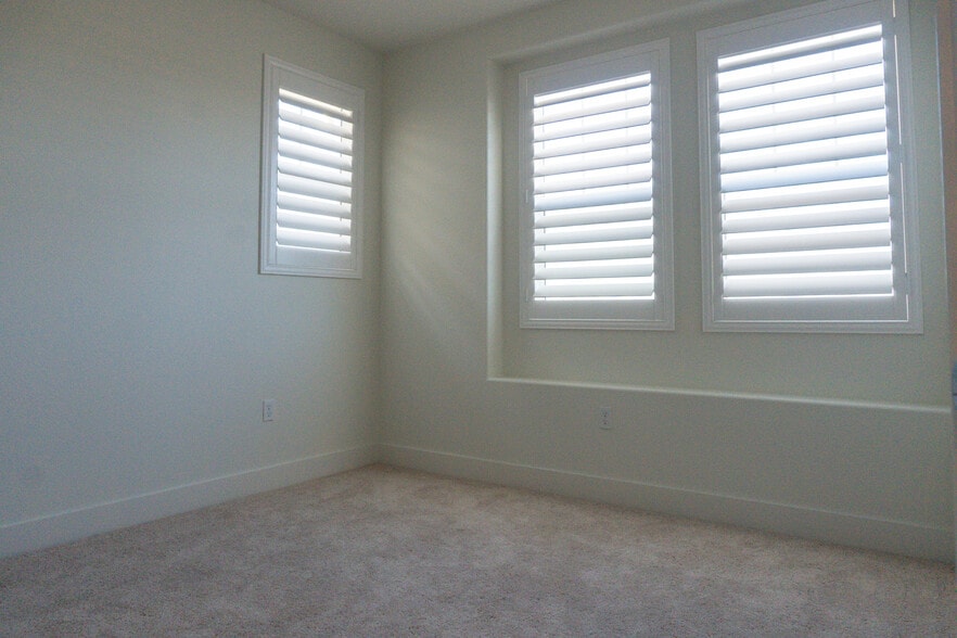 Building Photo - 3066 El Capitan Dr