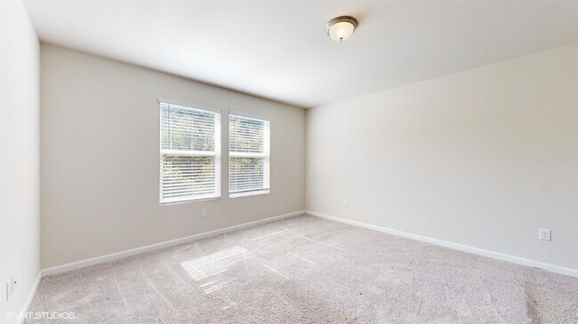 Building Photo - 400 Whispering Creek Ave