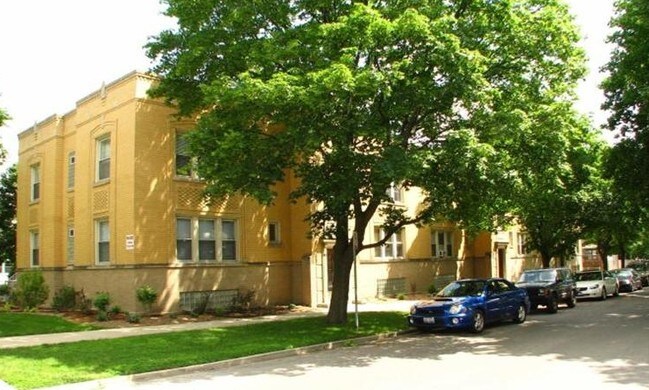 Building Photo - 6760-6774 W Raven St