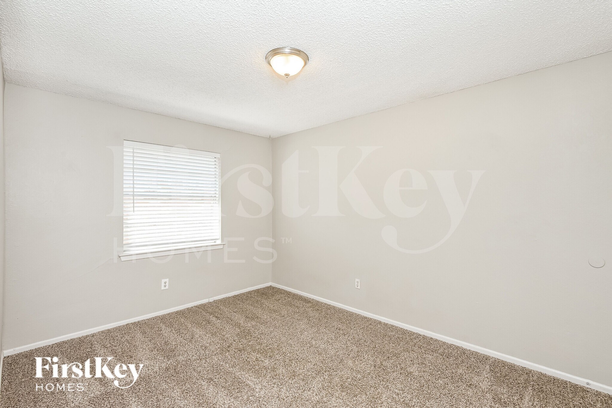 Building Photo - 7508 Evergreen Dr