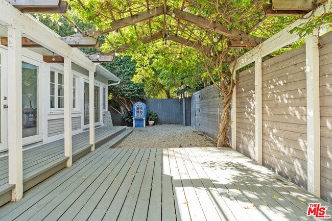 Building Photo - 1640 Electric Ave