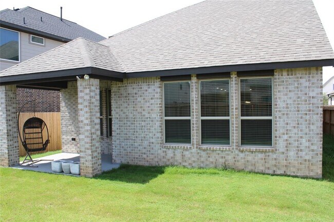 Building Photo - 143 Nightshade St