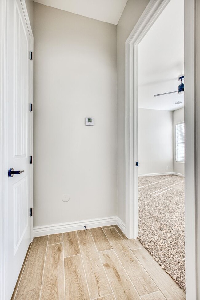 Building Photo - Beautiful East side House 4 bed-2.5 baths, part of The Overlook Casa Club that includes Swimming ...