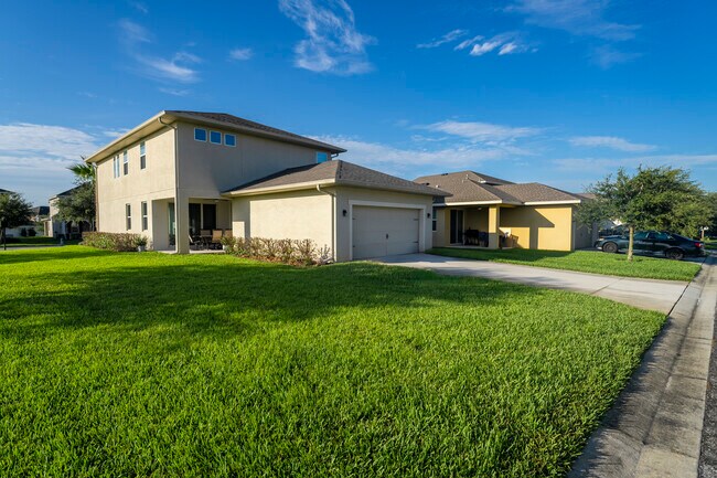 Building Photo - 8100 Summerlake Groves St
