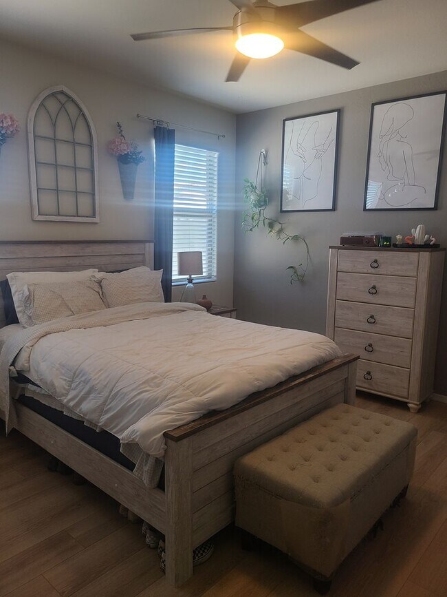 Building Photo - 3 Bedroom, 2 Bath Home Available 08/01/25!!