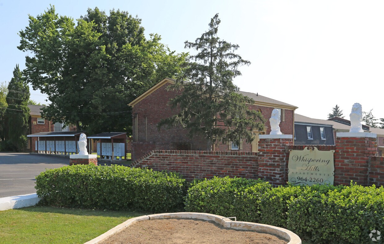 Whispering Hills Apartments Louisville