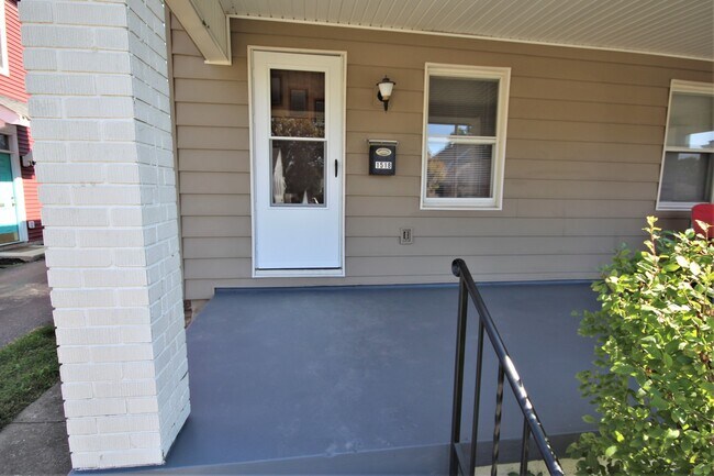 Building Photo - 1516glen
