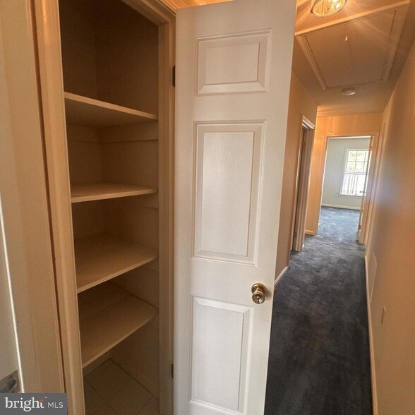 Building Photo - 4282 Wimbledon Dr