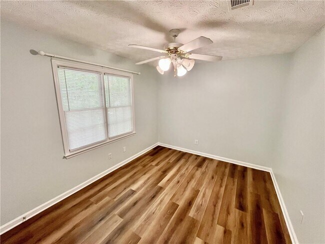 Building Photo - 93 Radford Cir SW