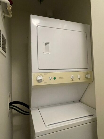 In Unit Washer and Dryer - 23325 Cornerstone Village Dr