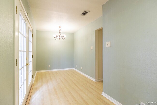 Building Photo - 224 Shadyview Dr
