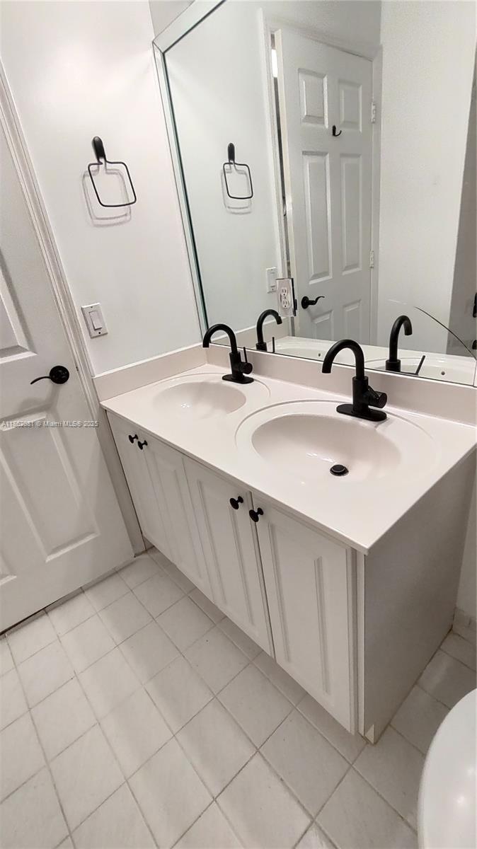 Building Photo - 238 Magnolia Ave