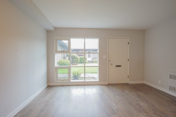 Building Photo - Near OHSU-Well-Appointed Studio Ready Soon!