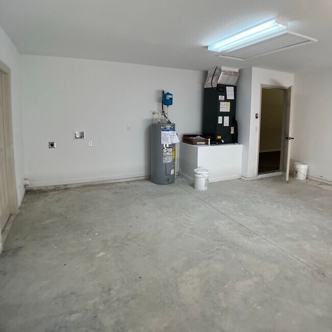 Building Photo - BEAUTIFUL AND BRAN NEW 3BR/2BA home in Ocala!!