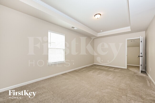 Building Photo - 281 Villa Grande Dr