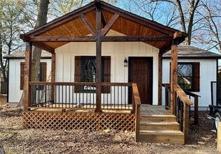 Building Photo - 117 S Main St