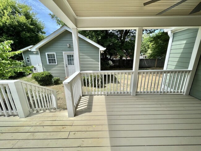 Building Photo - 307 James Ave