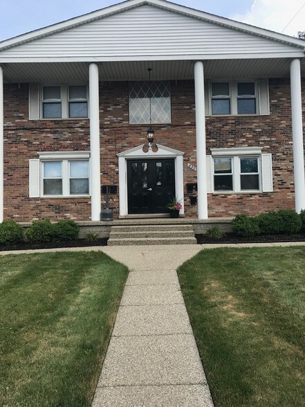 Entrance - 625 S Church St