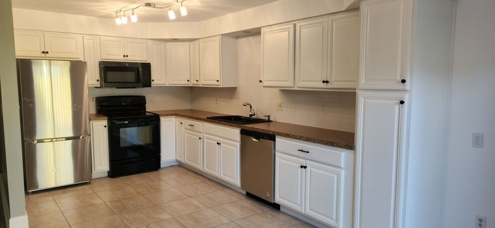 Building Photo - 12339 Woodrose Ct