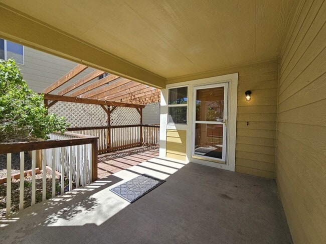 Building Photo - 11215 Jansen St