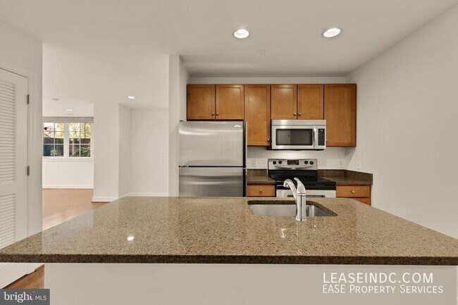 Building Photo - 150 V St NW