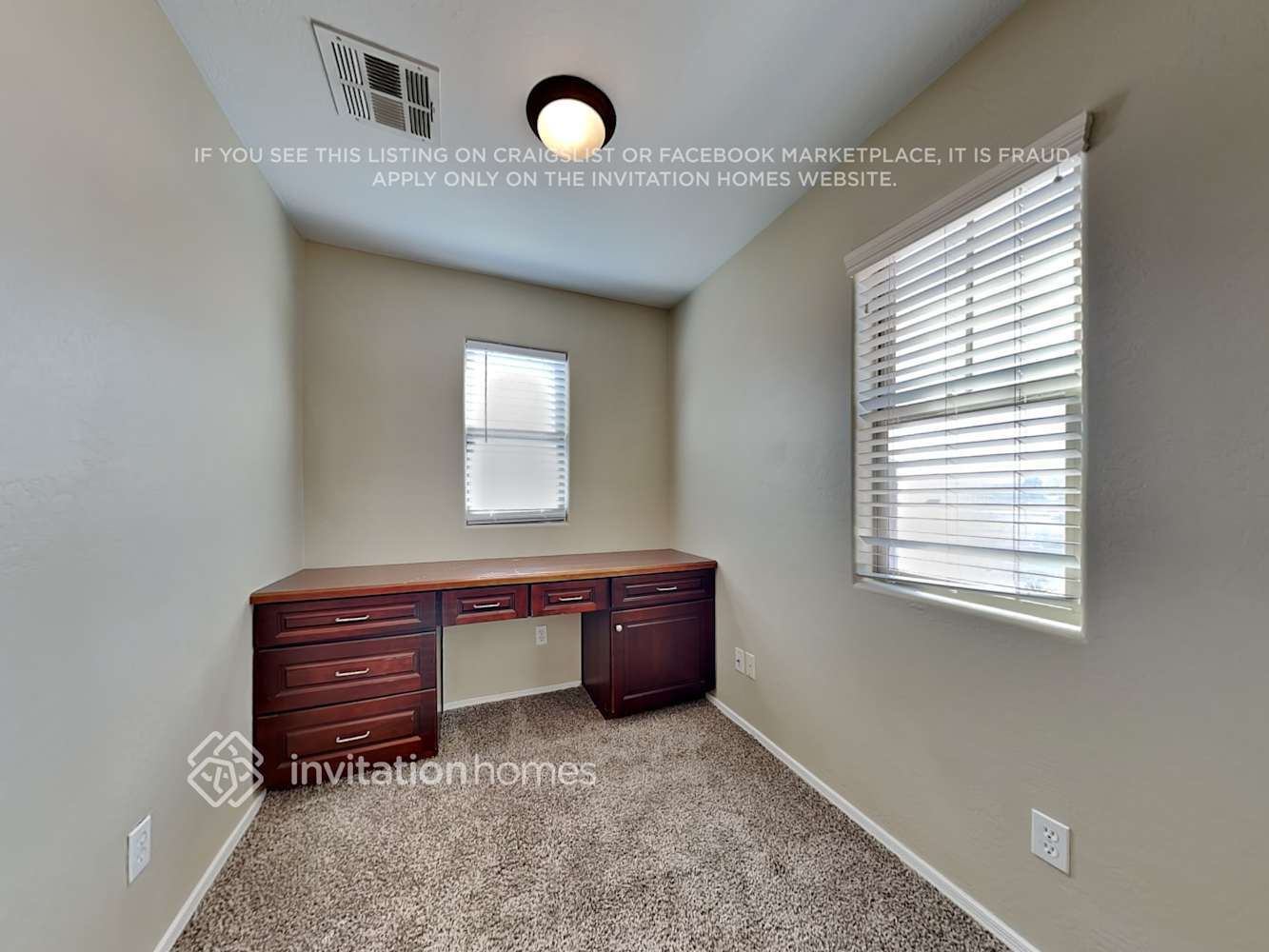 Building Photo - 2611 E Bart St