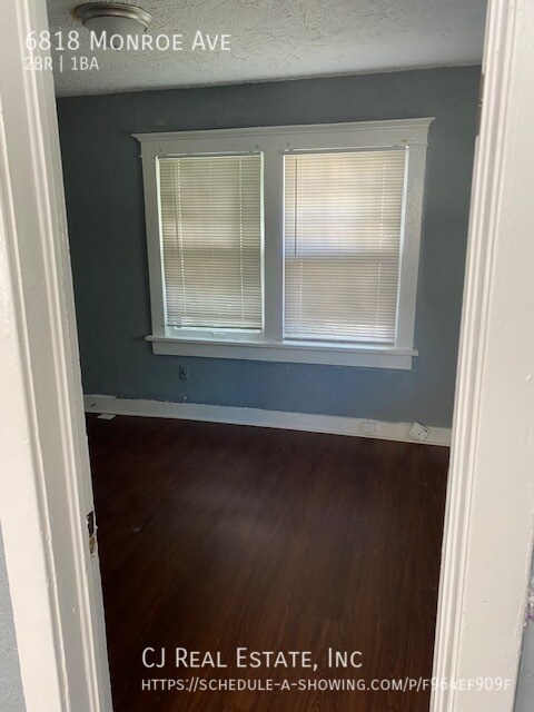 Building Photo - 6818 Monroe Ave