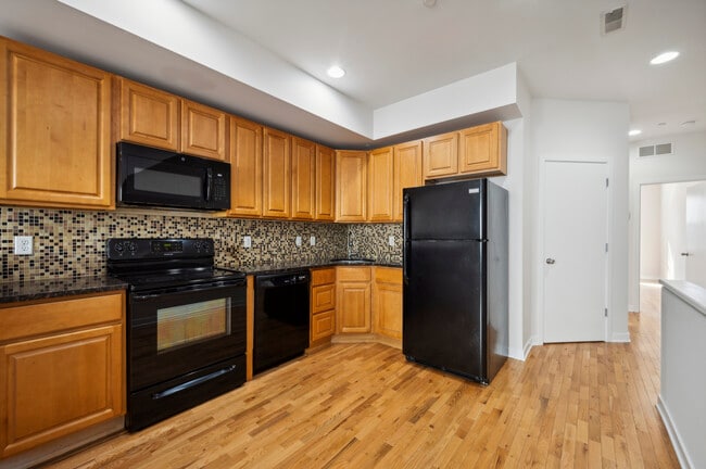 Kitchen - 2638 Federal St