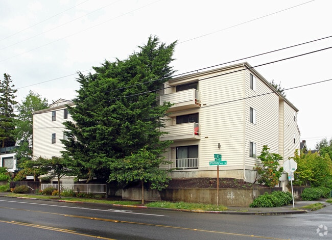 Primary Photo - 6215 Phinney Ave