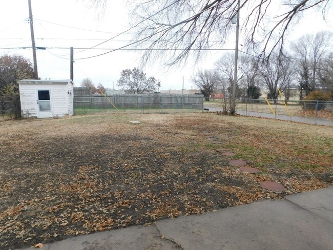Building Photo - Beautiful 3 Bedroom 1 Bath Home