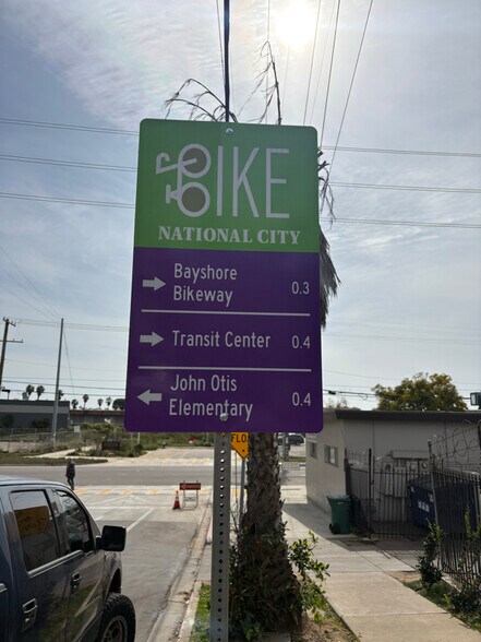 Building Photo - 1732 Hoover Ave