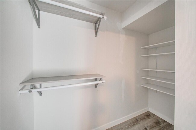 Building Photo - Bright & Stylish Townhome in the Heart of ...