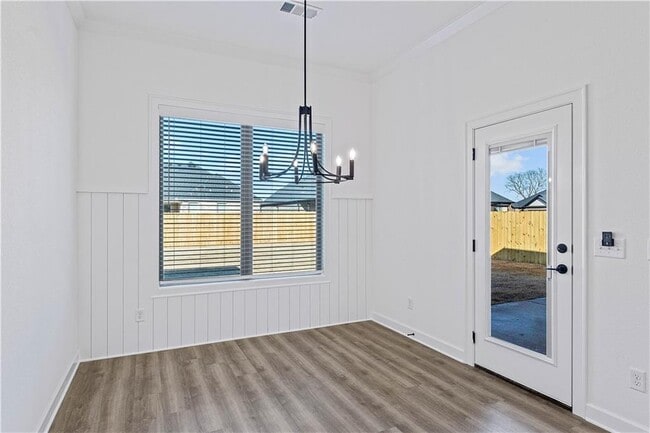 Building Photo - 1910 Farmer St