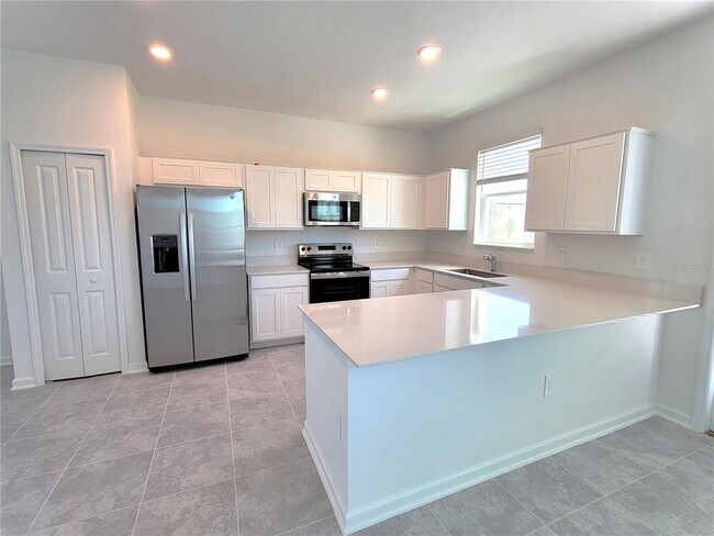 Building Photo - 241 Bogey Dr