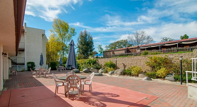 Building Photo - Second Floor Condo at the Regency Villas Community