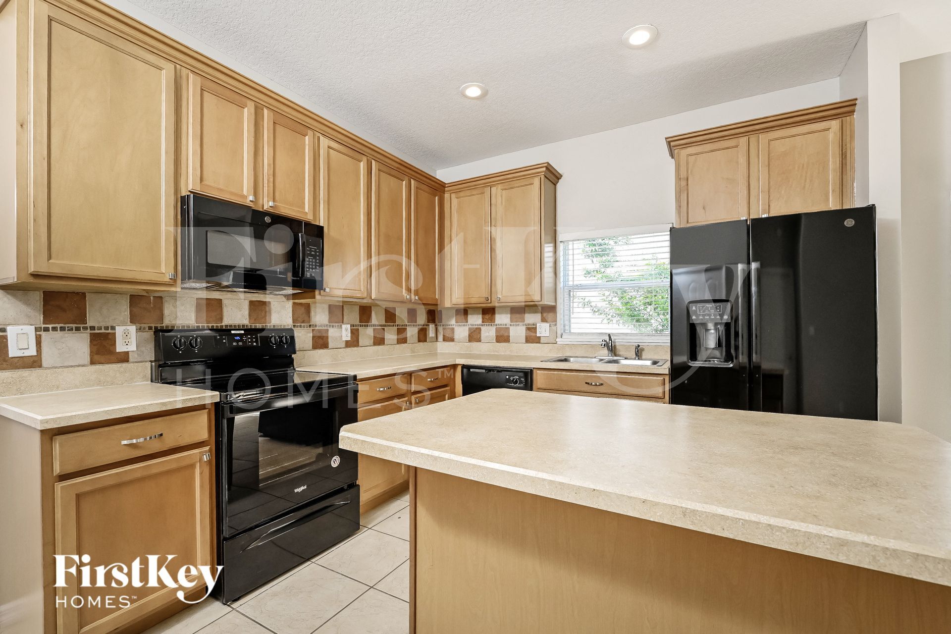 Building Photo - 200 Cabana View Way