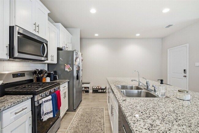 Building Photo - 4812 Foundation St