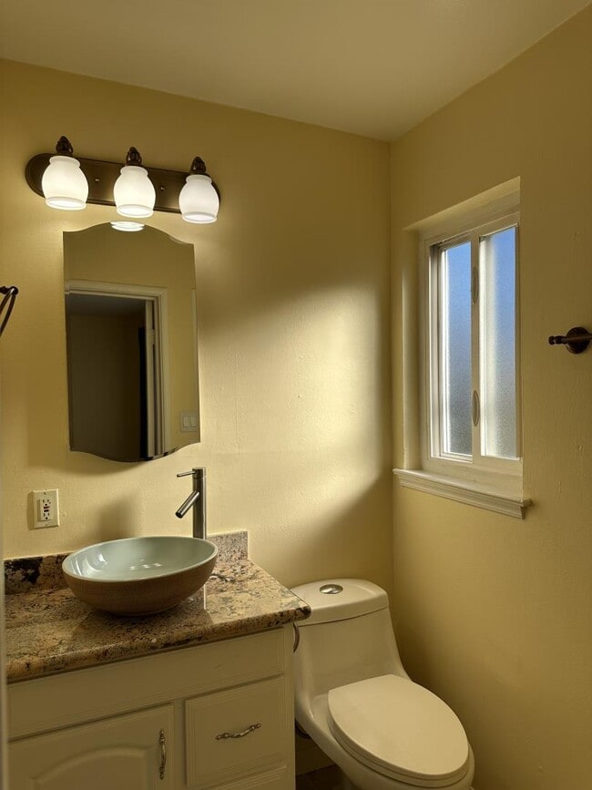 Building Photo - 1934 Foxworthy Ave