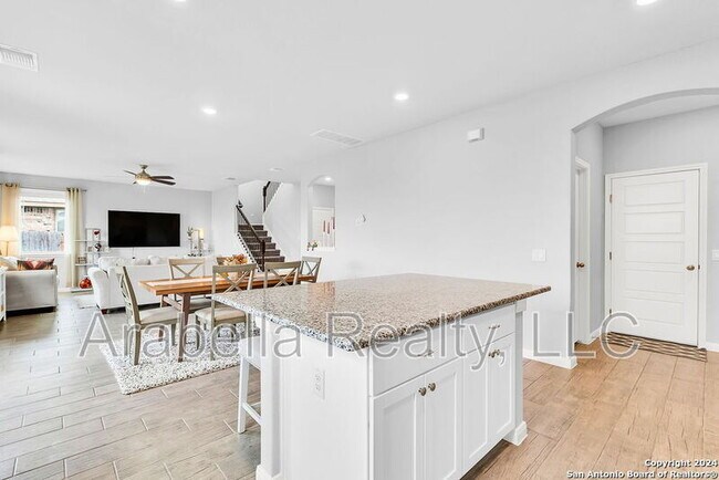 Building Photo - 7606 Hartford Den