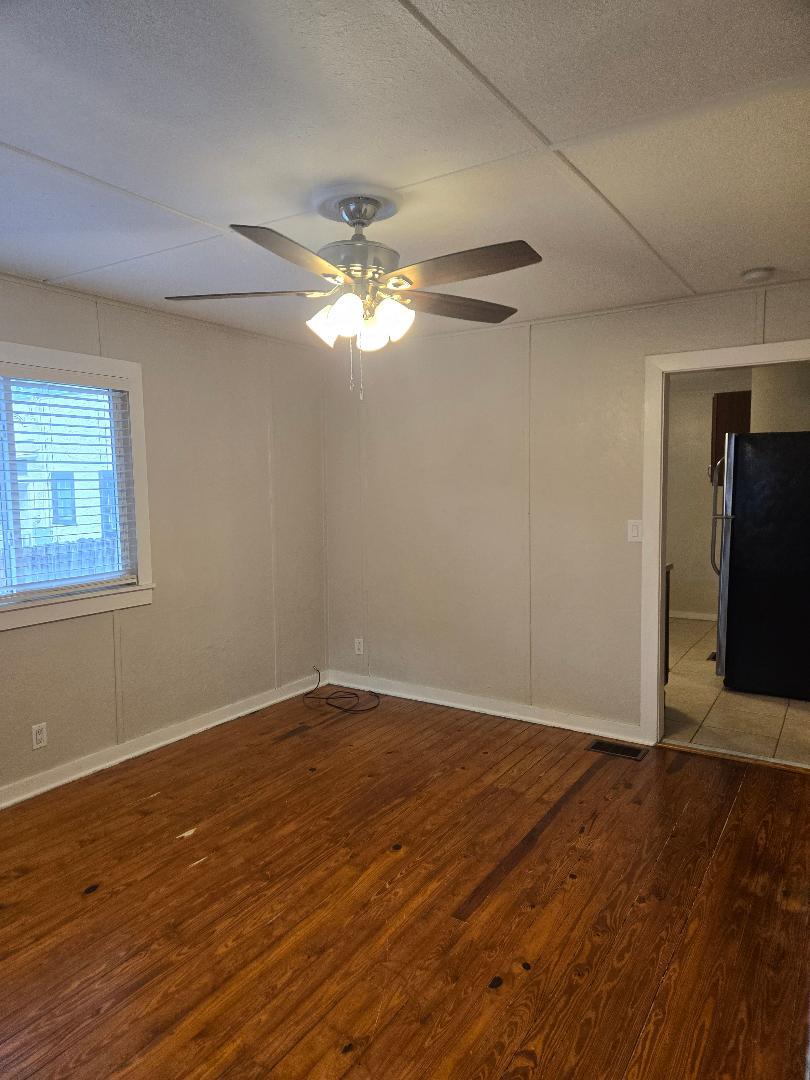 Building Photo - 955 Aragon Ave