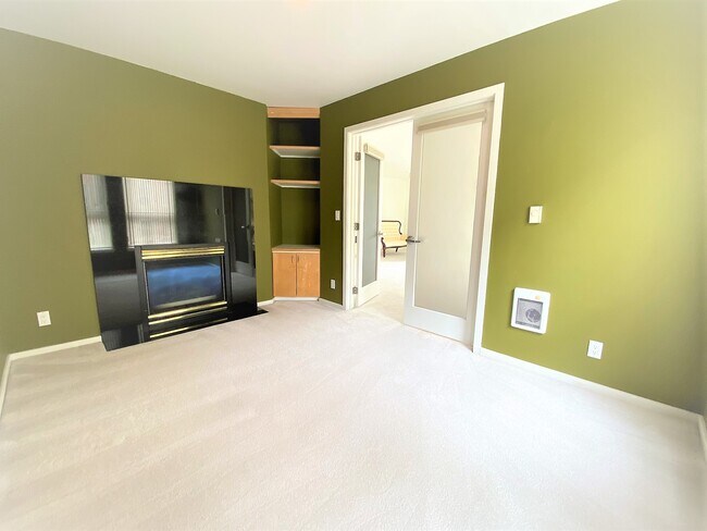 Office - 4528 8th Ave NE