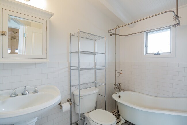 Building Photo - 59 Leeton Rd