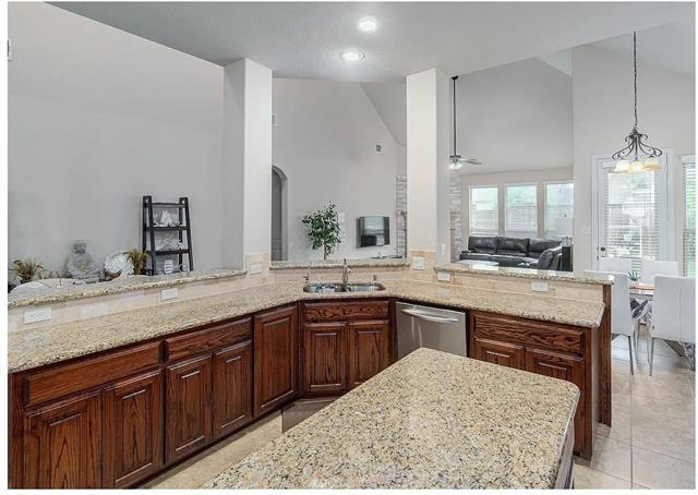 Building Photo - 6325 Plum Creek Dr