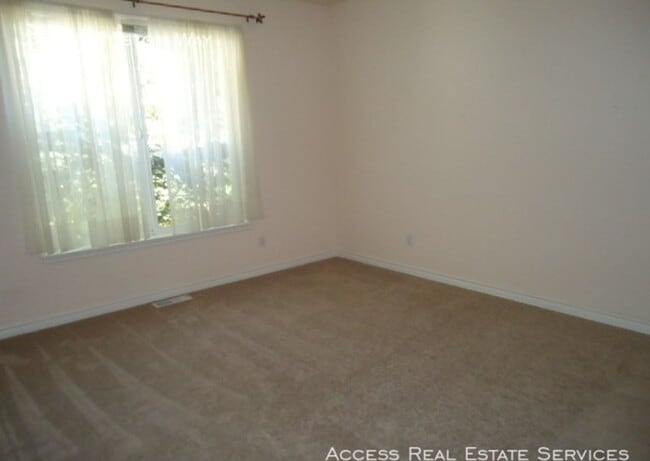 Building Photo - 3921 Ruston Way